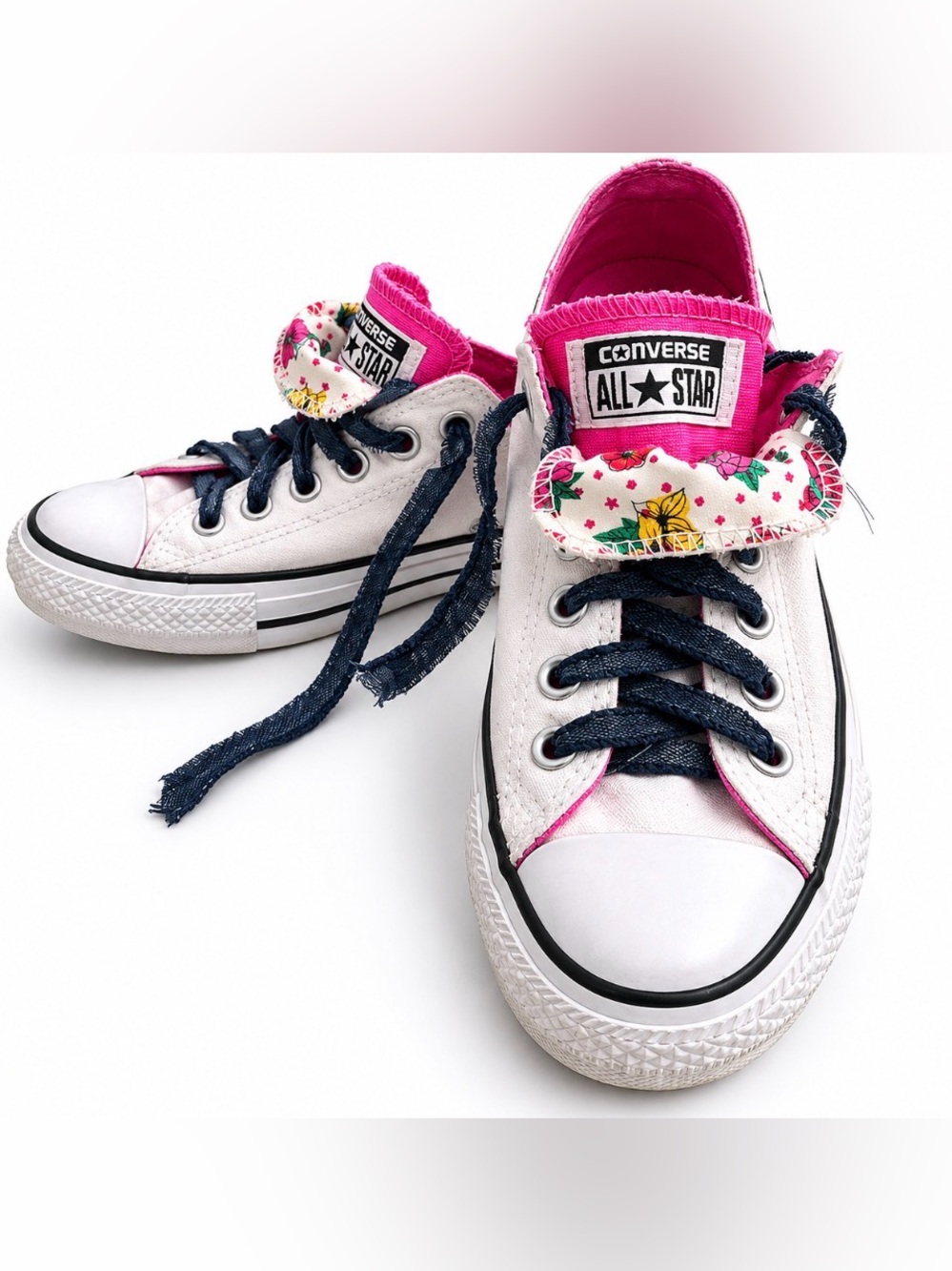 Converse Y2K Chuck Taylor Women's White Floral Pink Print Tongue Sneakers